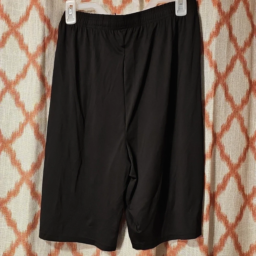 Black Basketball Shorts - Picture 3 of 3